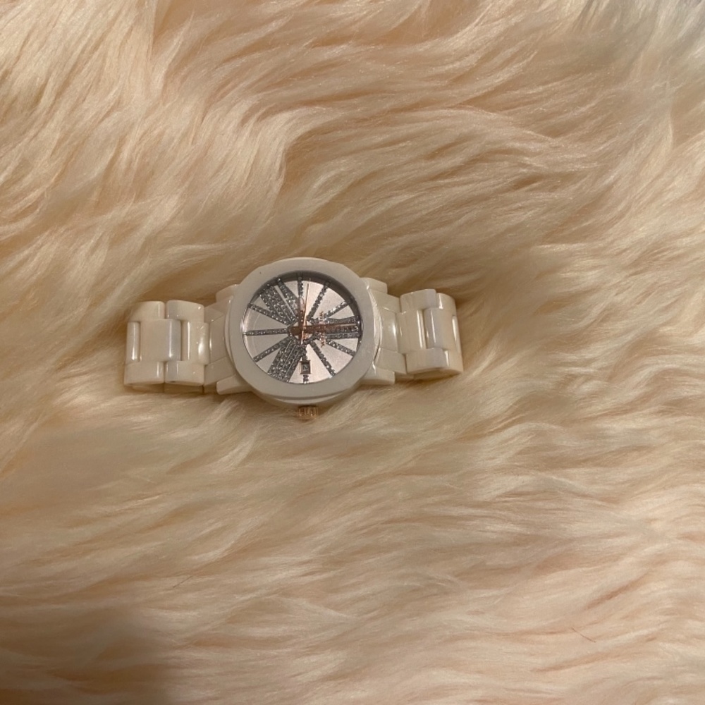 Watch - Picture 2 of 6